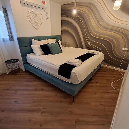 Yalarent Afarsemon Apartments With Pool - For Families & Couples Eilat Ngoại thất bức ảnh
